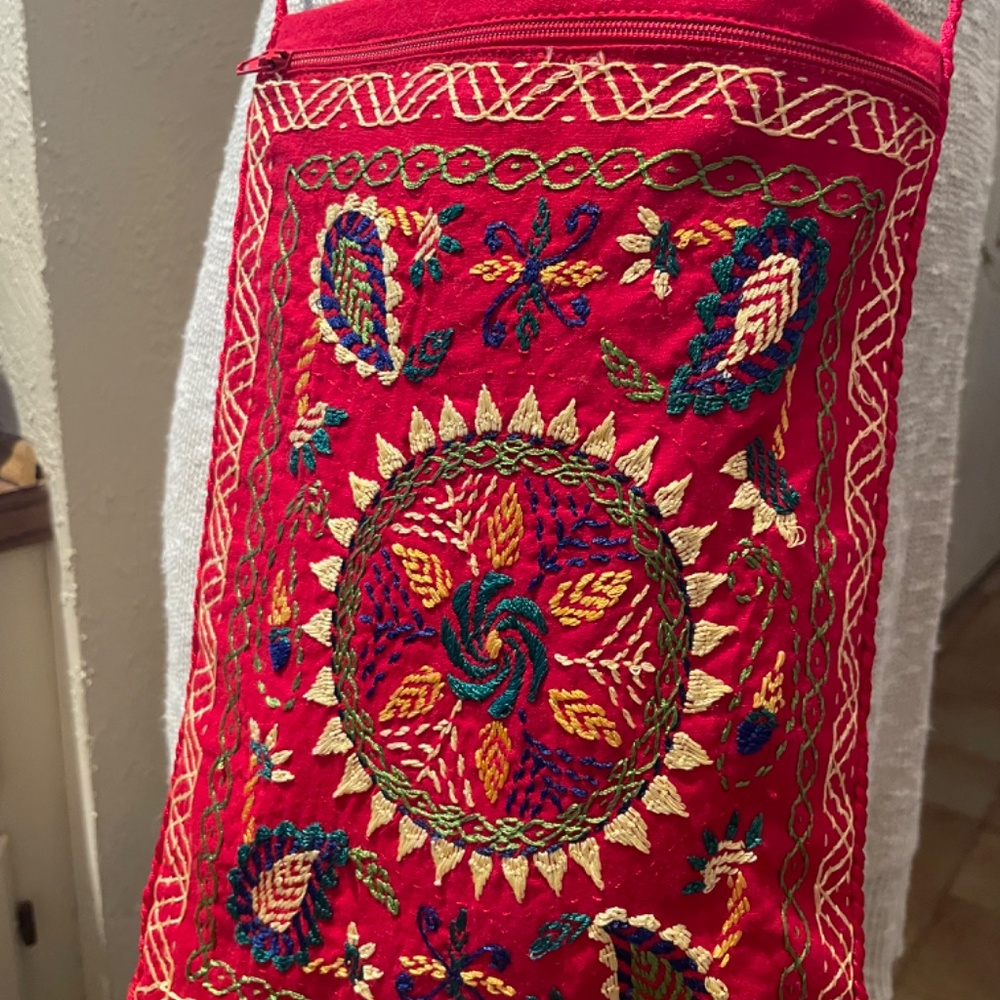 Vintage Embroidered Purse - Picture 2 of 5